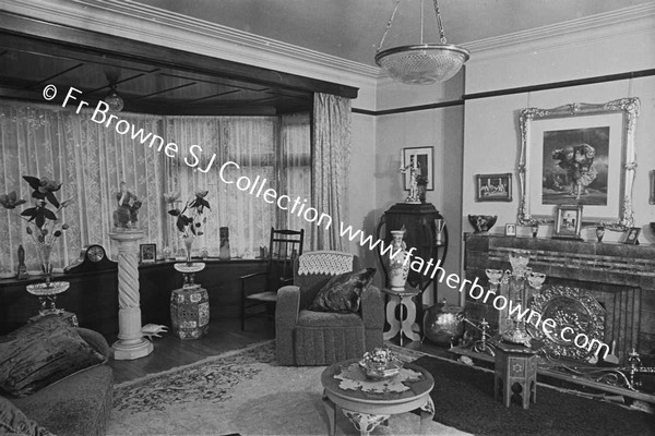 MRS KENNEDYS HOUSE 42 DERRYVOLGIE AVENUE SITTING ROOM